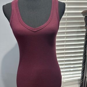 Aero Ribbed V-Neck Tank :Med